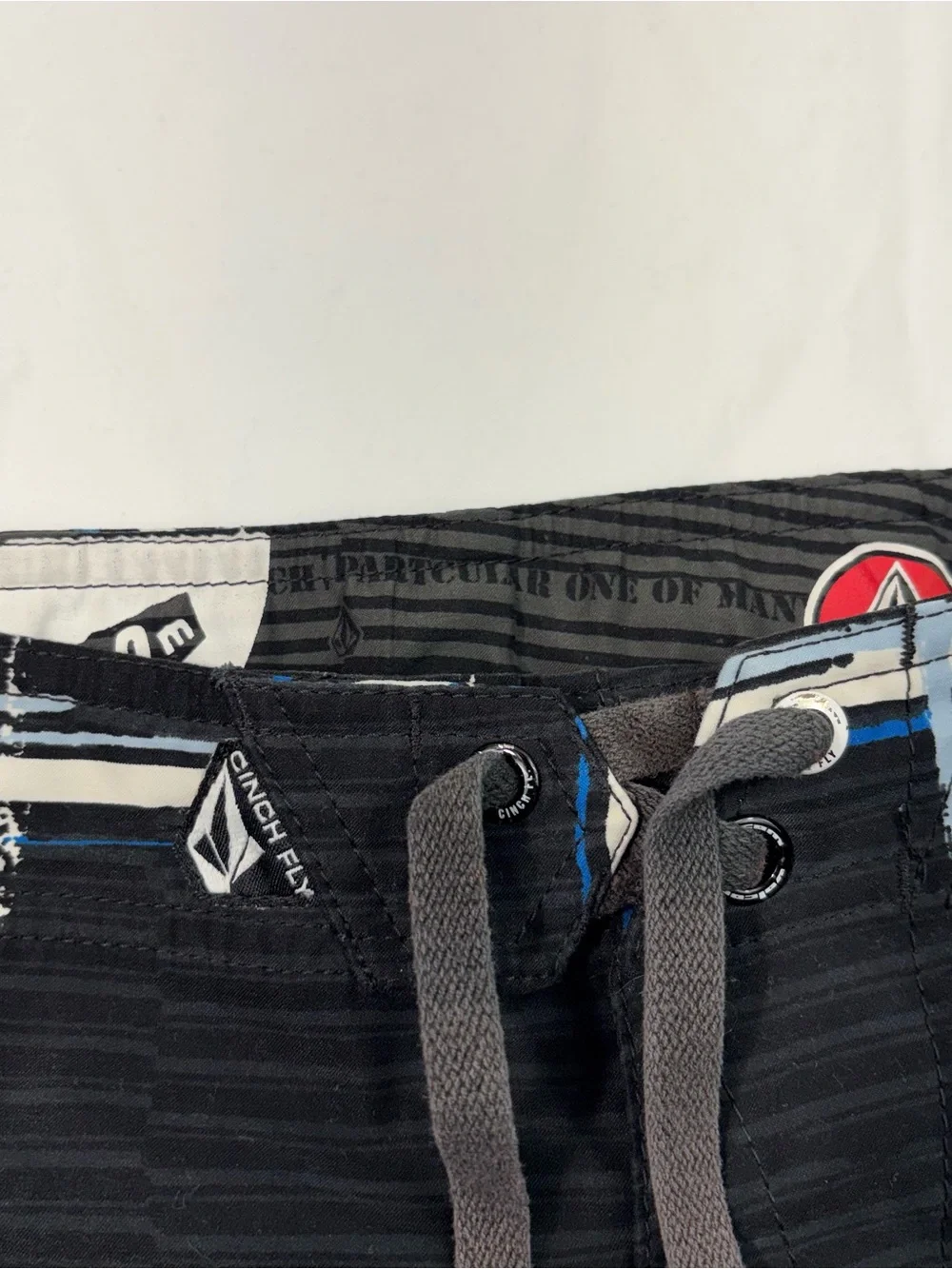 Vintage Y2K Volcom Boardies Black Blue Plaid Board Shorts Swimwear Youth 10/12